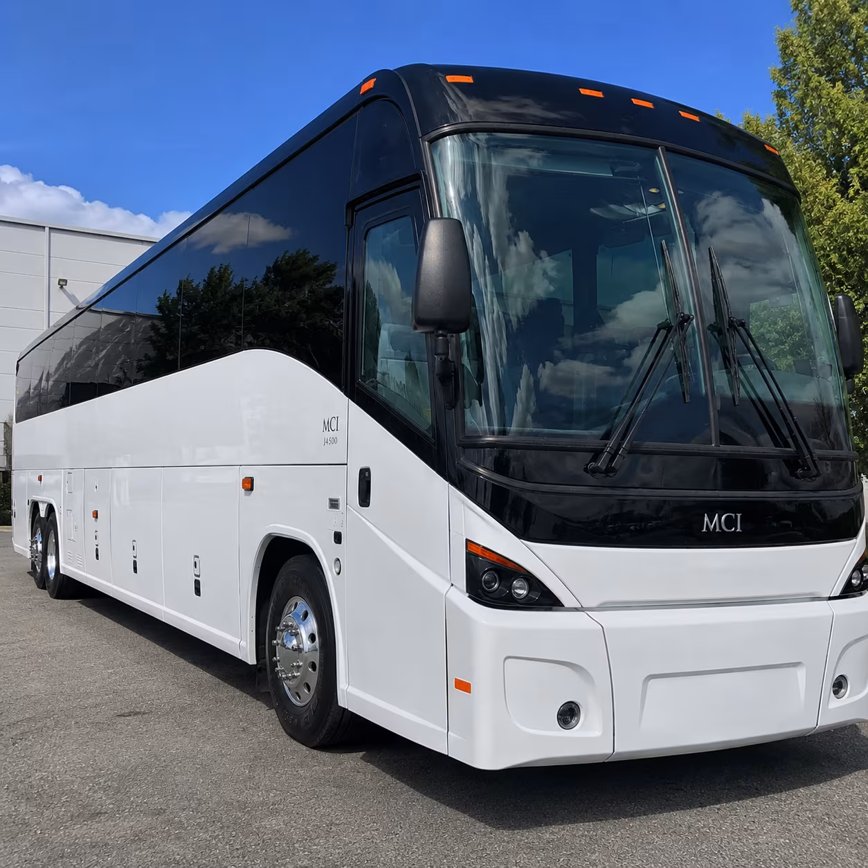buses for corporate team building events around the treasure coast