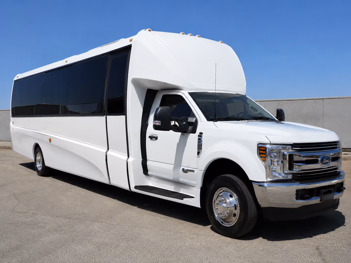 find the perfect transportation for your next corporate event 3