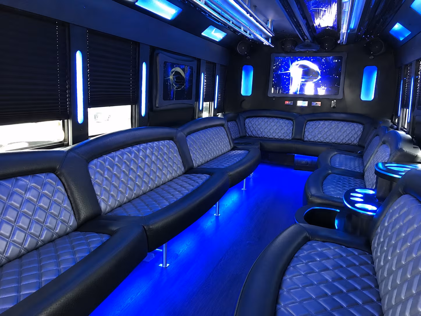 party bus rentals for jupiter prom groups who want to arrive in style